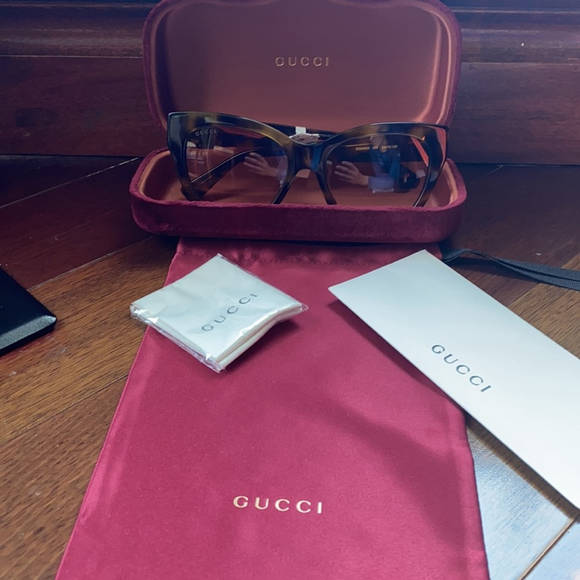 Gucci(authentic) Sunglasses GG0460S-004 53 - Picture 7 of 11